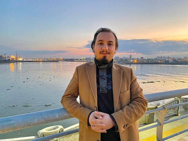 این تیم قدم به قدم در تمامی مراحل پروژه با صبر و دقت زیاد پروژه بنده را انجام دادند و از انتخاب خودم کاملاً رضایت دارم.